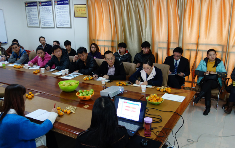 天度第四屆客戶沙龍及網(wǎng)絡營銷分享會于2013年10月23日舉行，30余家客戶參加了本次沙龍和講座，并給予高度贊許和認可。事實證明，天度在不斷強化產(chǎn)品和服務品質的同時，我們還持續(xù)不斷加強對客戶網(wǎng)站運營和營銷推廣上的支持。選擇天度，就是選擇了一條通往新媒體營銷和電子商務的捷徑。