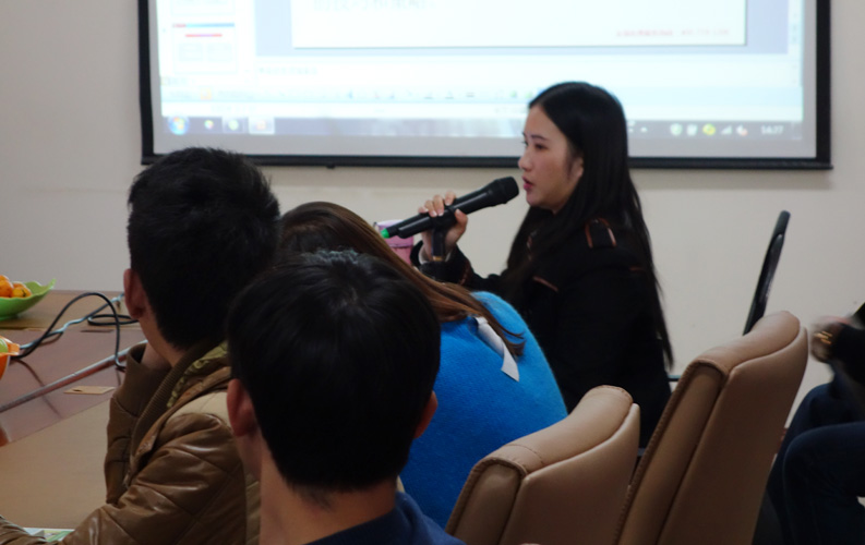 昆明天度網(wǎng)絡公司從2013年開始籌備新媒體營銷公益講座和老客戶網(wǎng)絡營銷沙龍，我們邀請了國內網(wǎng)絡營銷和移動互聯(lián)網(wǎng)營銷專家親臨公司，為保證培訓質量和溝通效果，我們每次只邀請20-30家老客戶參加（全免費），我們將秉承全公益、全免費、不推銷任何產(chǎn)品和服務、只講干貨等原則，為新老客戶創(chuàng)造更多價值。